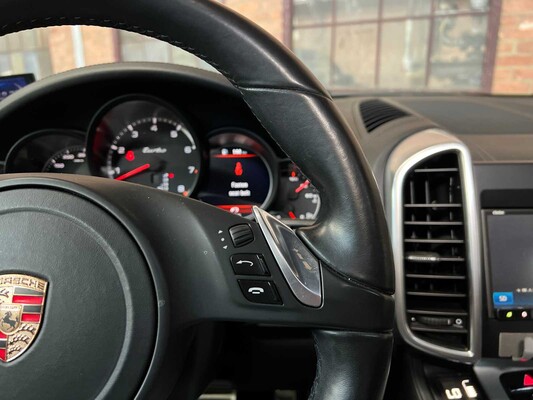 Porsche Cayenne Turbo 4.8 V8 500PS 2012