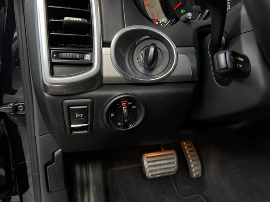 Porsche Cayenne Turbo 4.8 V8 500PS 2012