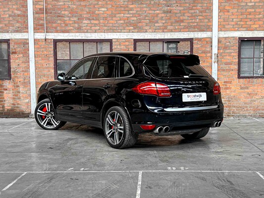 Porsche Cayenne Turbo 4.8 V8 500PS 2012