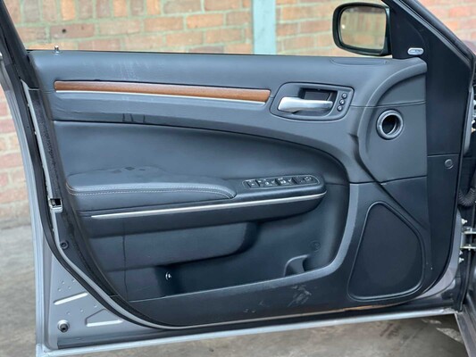 Chrysler 300C LD Hemi Facelift 5.7 V8 367PS 2014