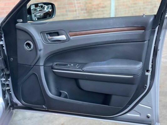Chrysler 300C LD Hemi Facelift 5.7 V8 367PS 2014