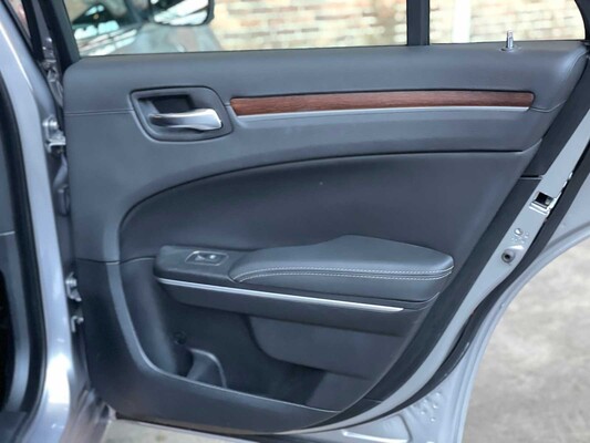 Chrysler 300C LD Hemi Facelift 5.7 V8 367PS 2014