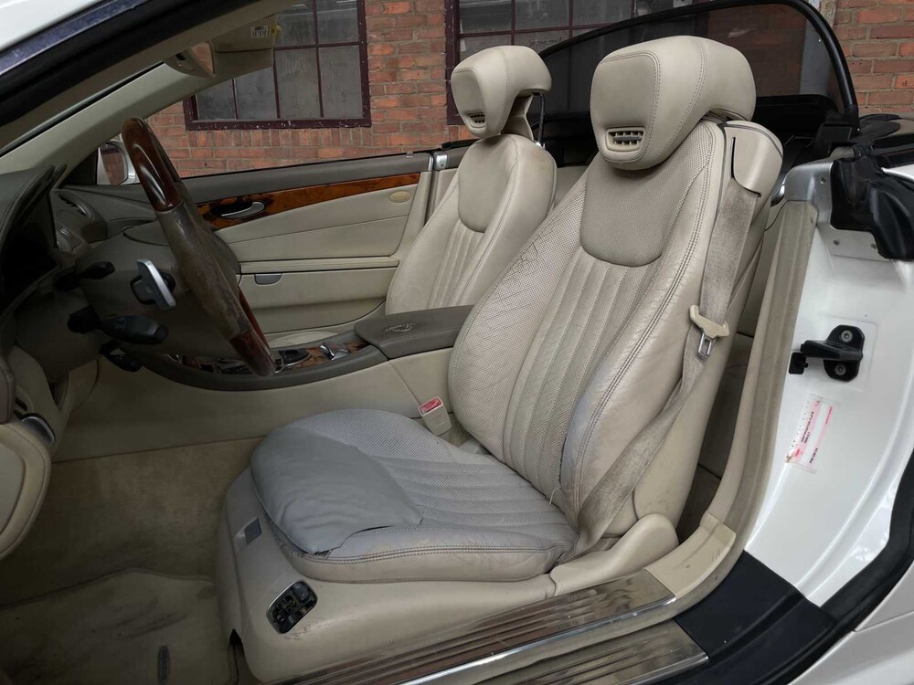 Mercedes-Benz SL550 AMG 5.5 V8 R230 382pk 2011