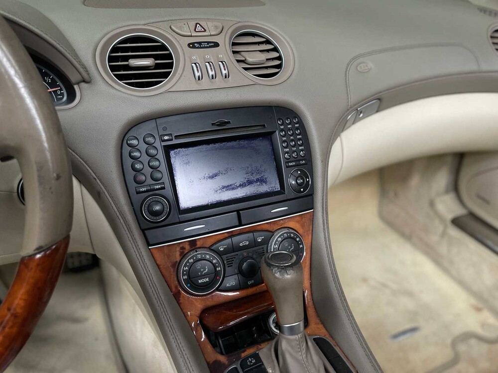 Mercedes-Benz SL550 AMG 5.5 V8 R230 382pk 2011