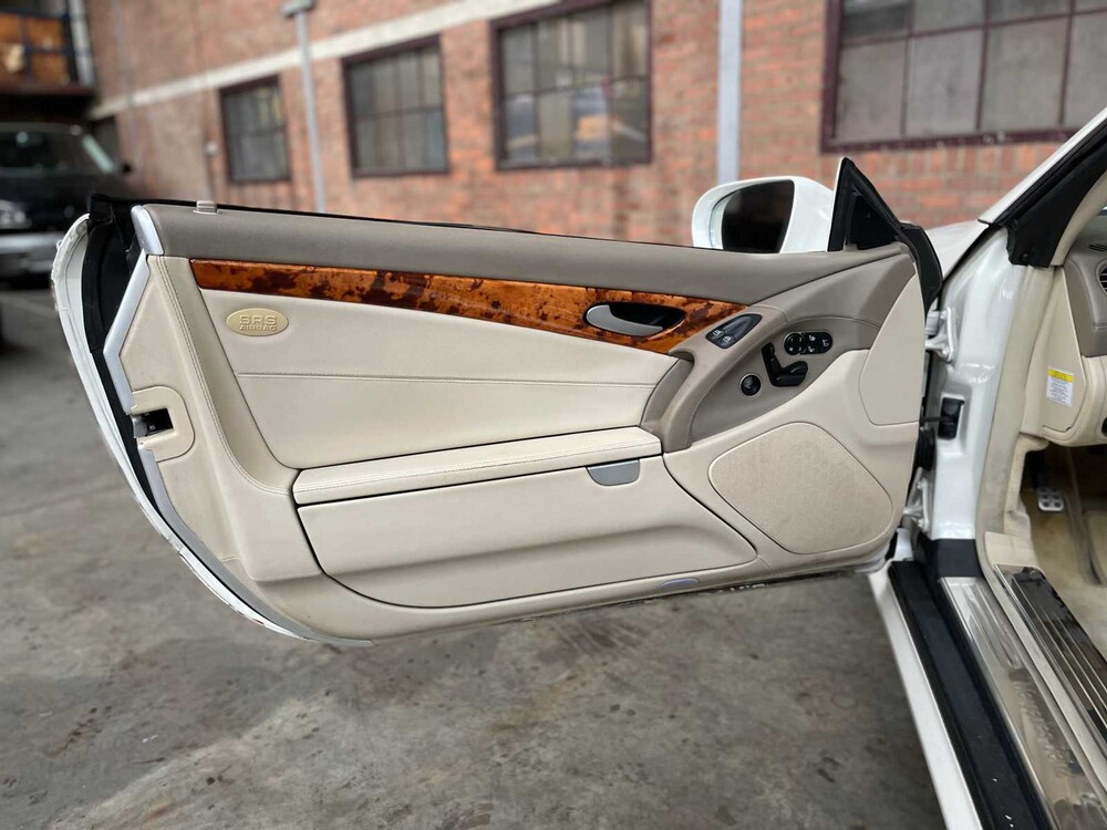 Mercedes-Benz SL550 AMG 5.5 V8 R230 382pk 2011