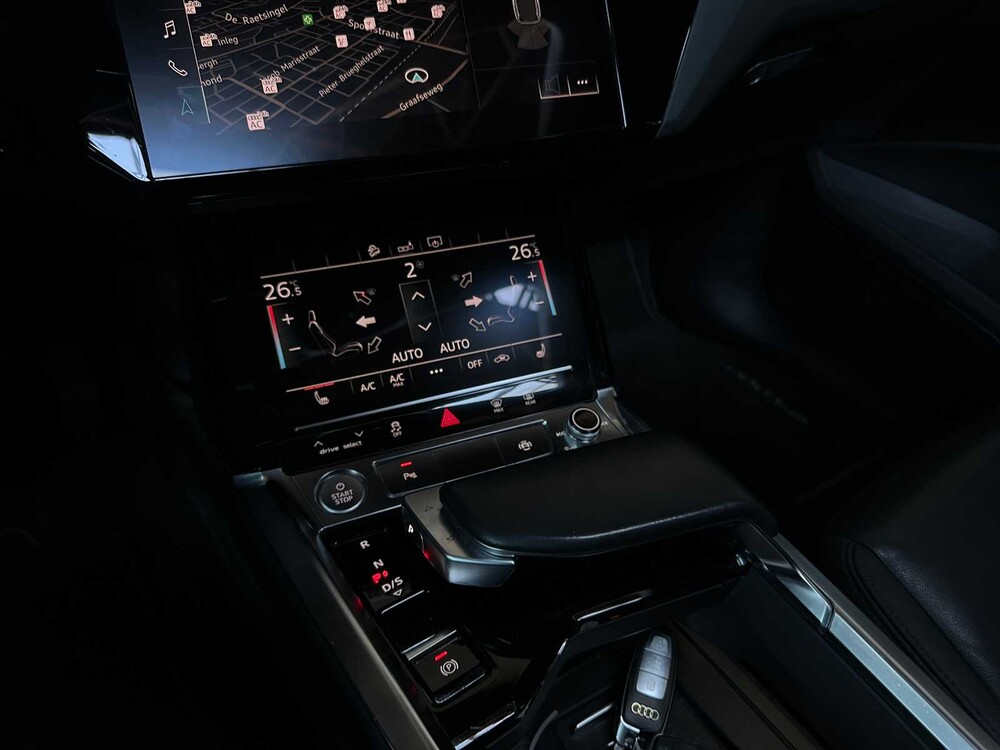 Audi e-tron 50 Quattro Launch Edition Plus 71 kWh 313pk 2019 (Origineel-NL), H-889-DB