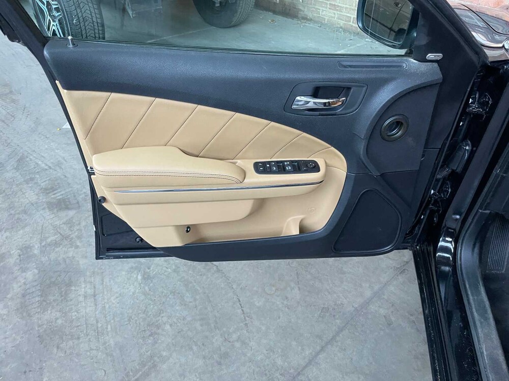 Dodge Charger RT HEMI 5.7 V8 375pk 2013