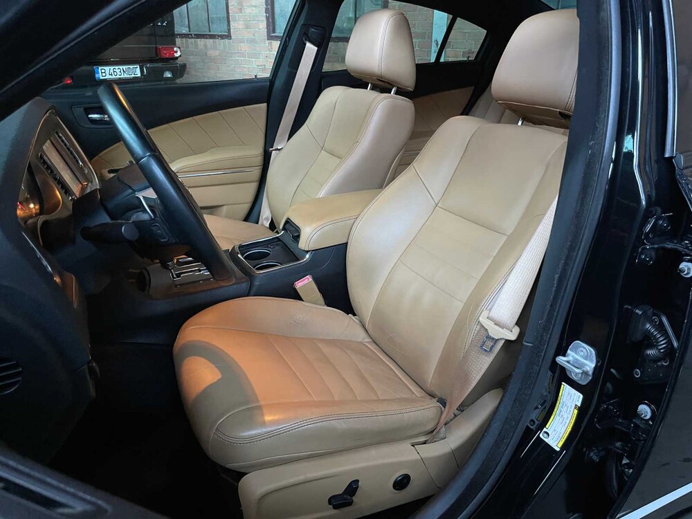 Dodge Charger RT HEMI 5.7 V8 375pk 2013