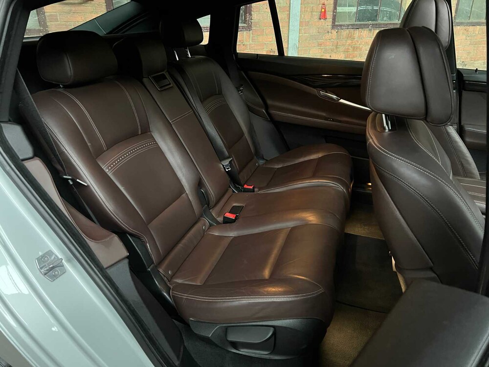 BMW 550xi Gran Turismo M-Sport High Executive 4.4 V8 F07 449pk 2014 5-serie, 3-SXD-67