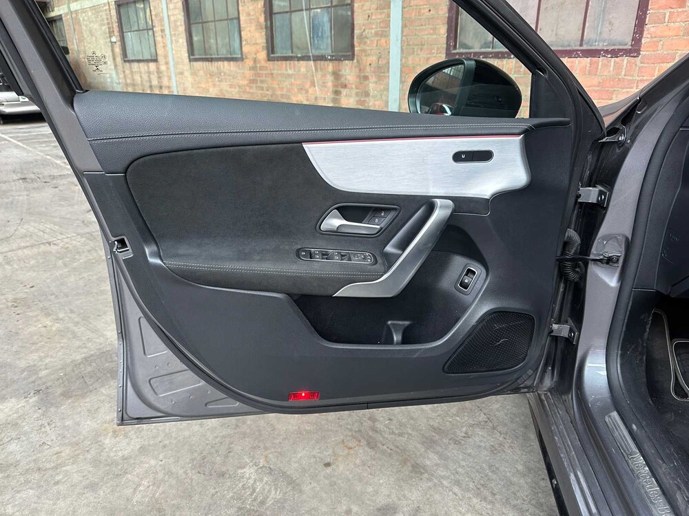 Mercedes-Benz A250 e AMG Business Solution 160pk 2021 A-Klasse, Z-927-LS