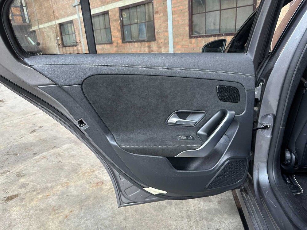 Mercedes-Benz A250 e AMG Business Solution 160pk 2021 A-Klasse, Z-927-LS