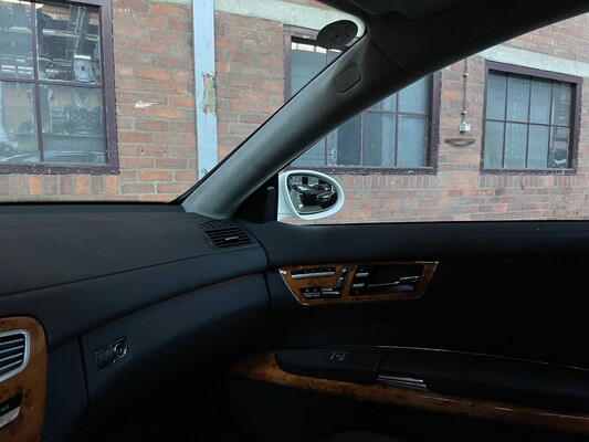 Mercedes-Benz CLS600 5.5 V12 517PS 2007 -Youngtimer-