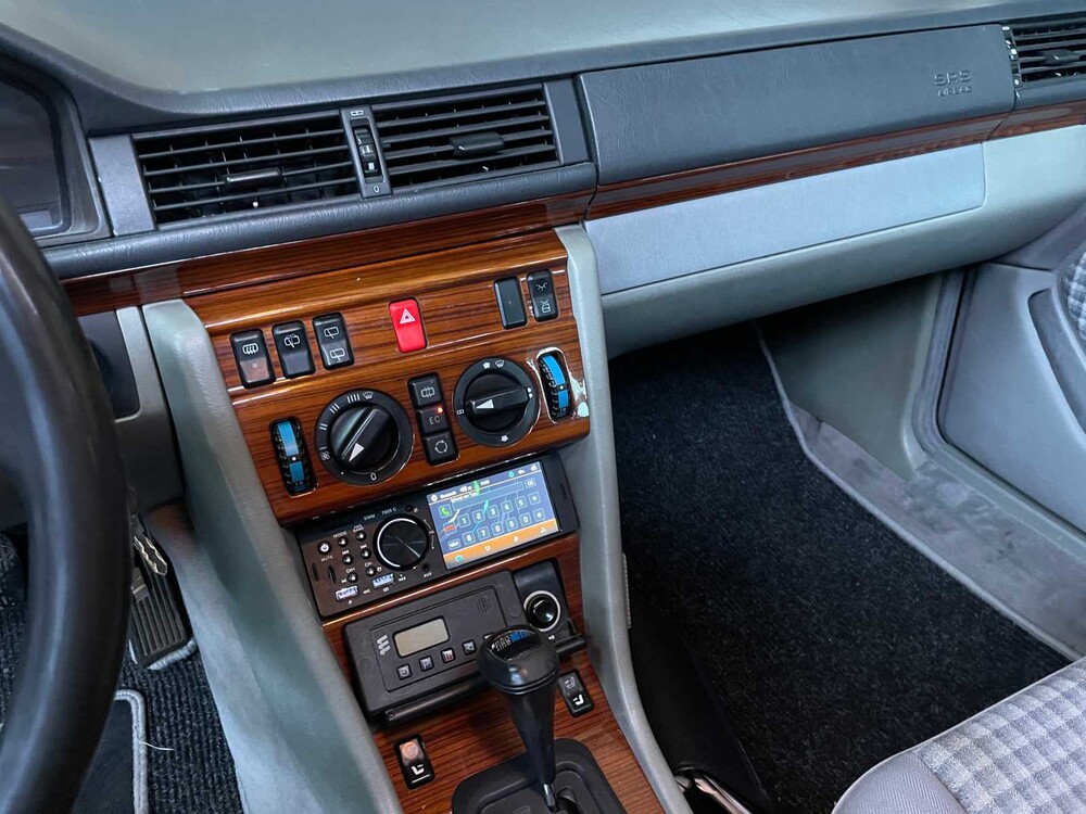 Mercedes-Benz E220 S124 E-Klasse 2.2 150pk 1994