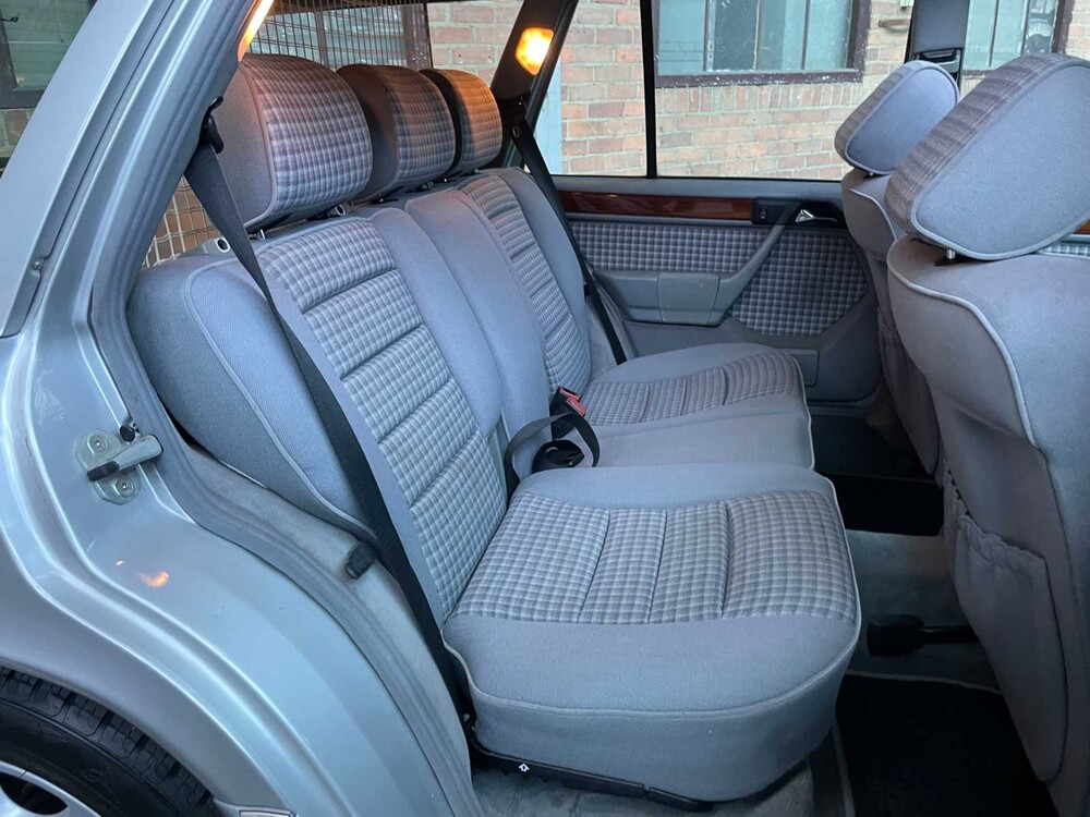 Mercedes-Benz E220 S124 E-Klasse 2.2 150pk 1994