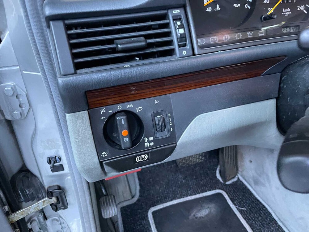 Mercedes-Benz E220 S124 E-Klasse 2.2 150pk 1994