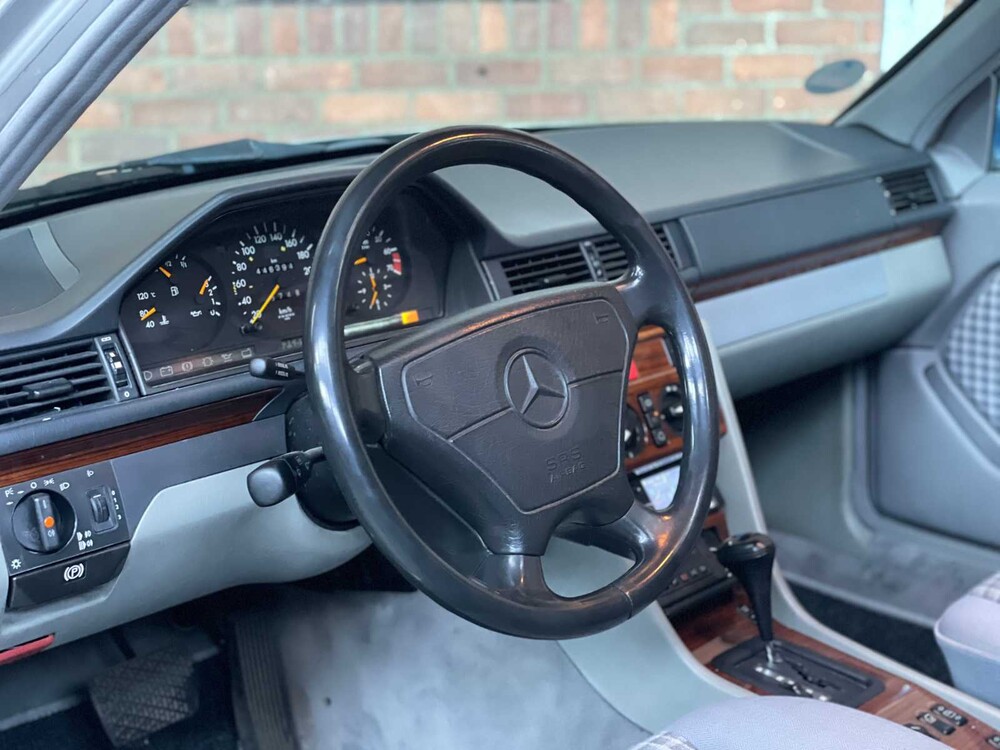 Mercedes-Benz E220 S124 E-Klasse 2.2 150pk 1994