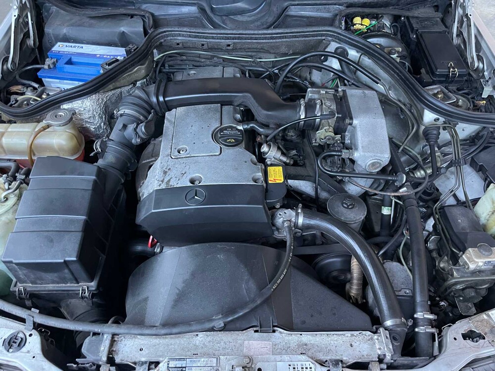 Mercedes-Benz E220 S124 E-Klasse 2.2 150pk 1994
