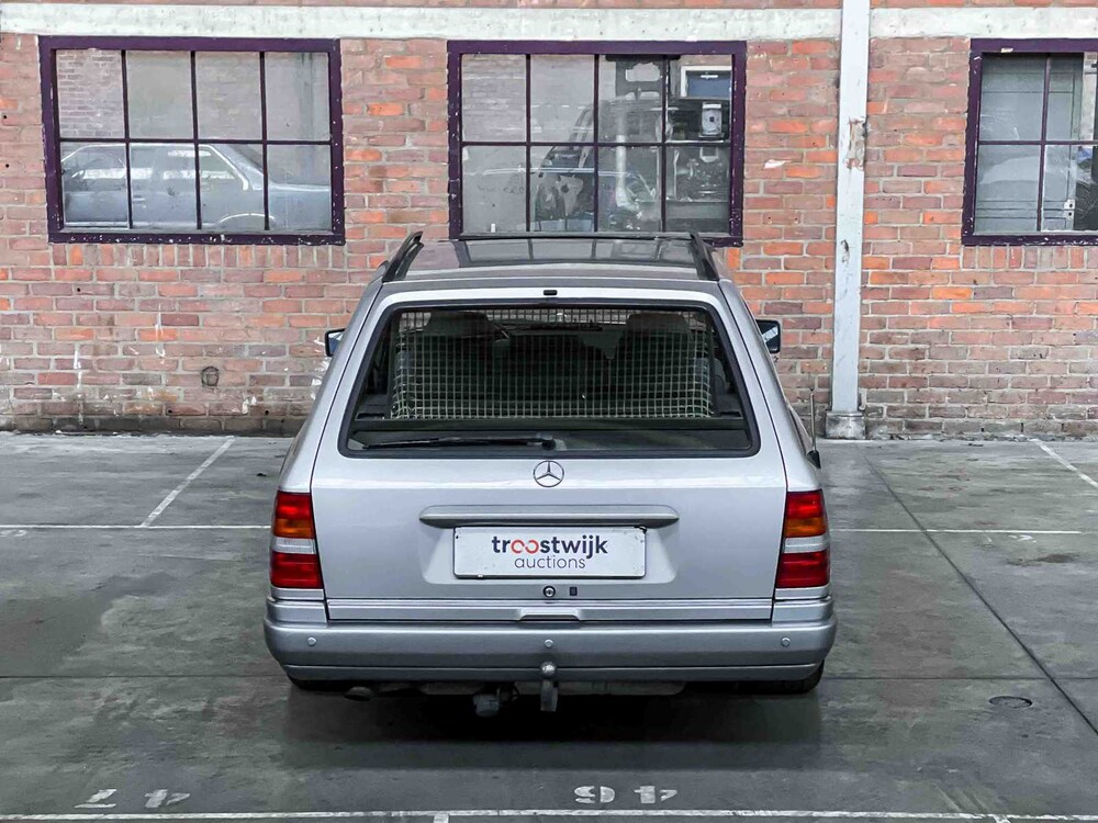 Mercedes-Benz E220 S124 E-Klasse 2.2 150pk 1994