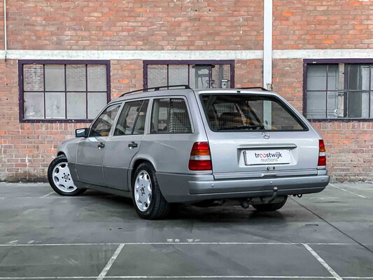 Mercedes-Benz E220 S124 E-Class 2.2 150hp 1994
