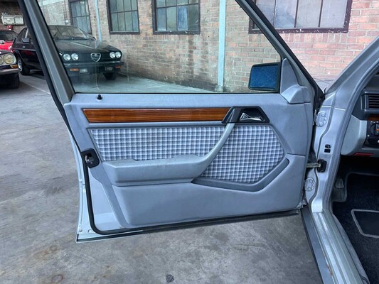 Mercedes-Benz E220 S124 E-Class 2.2 150hp 1994