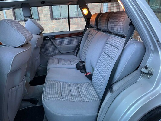 Mercedes-Benz E220 S124 E-Class 2.2 150hp 1994
