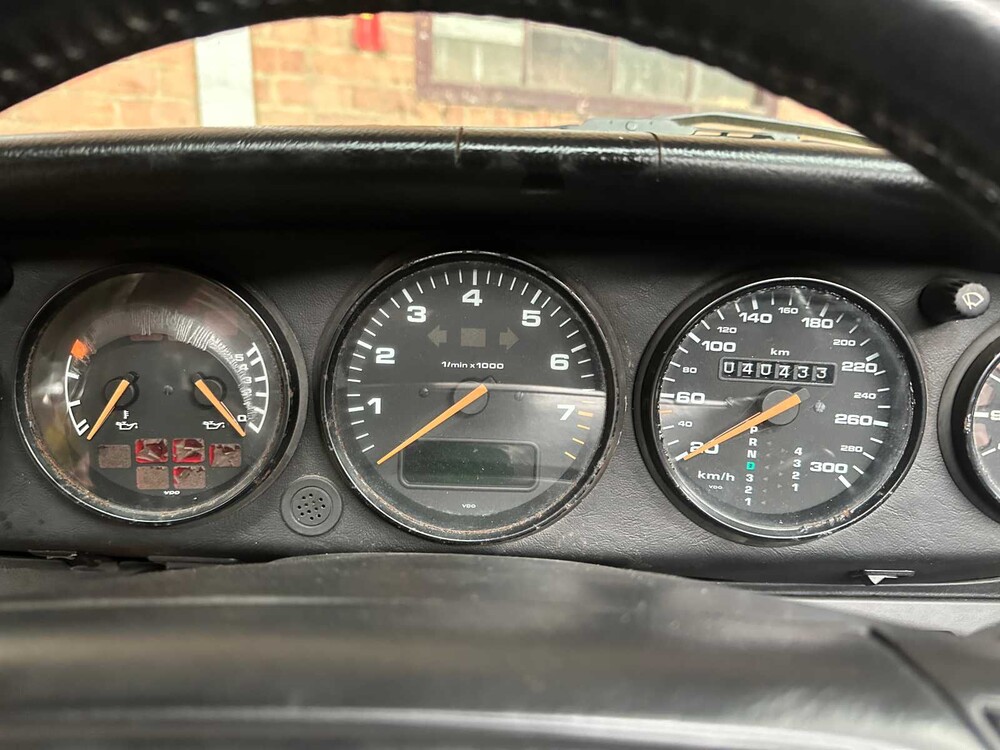 Porsche 911 964 Carrera Cabrio 250pk 1992 Youngtimer