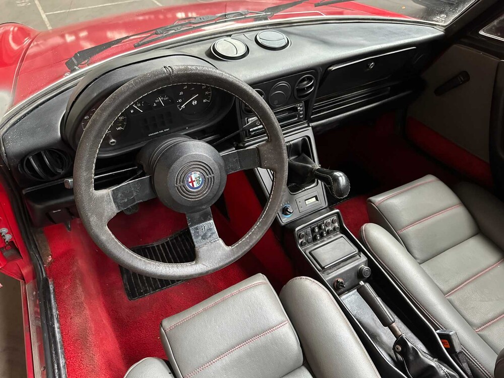Alfa Romeo Spider 2.0 115pk 1987
