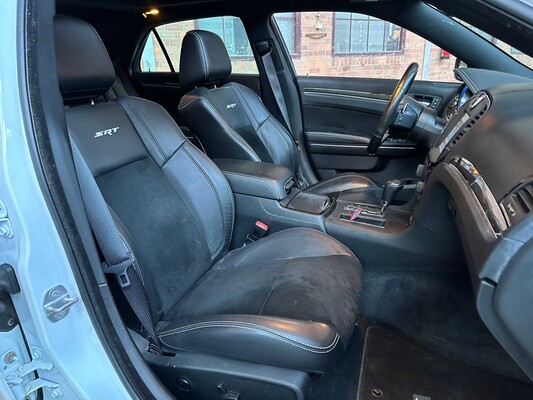 Chrysler 300C SRT8 Facelift 6.1 V8 477PS 2012