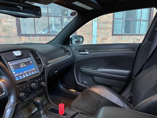 Chrysler 300C SRT8 Facelift 6.1 V8 477PS 2012