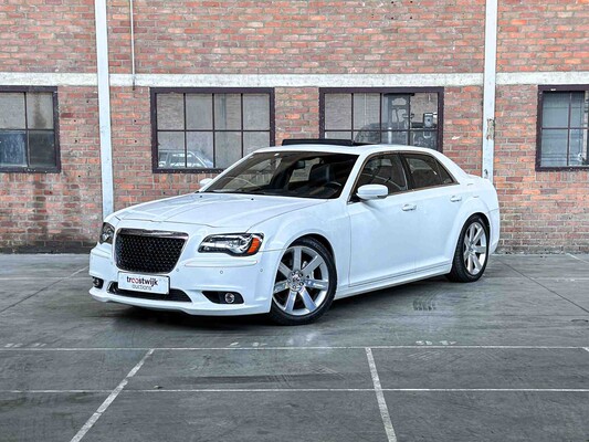 Chrysler 300C SRT8 Facelift 6.1 V8 477PS 2012