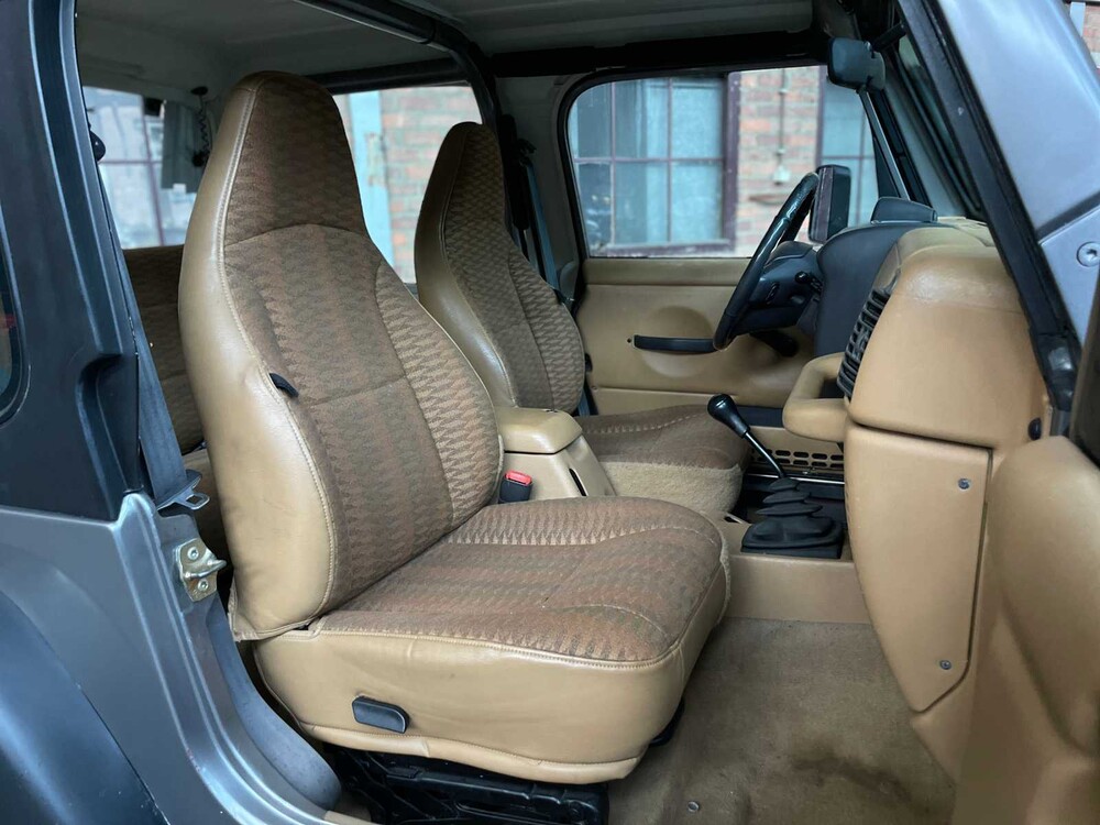 Jeep Wrangler 2.5i Softtop + Hardtop 118pk 1998, N-946-BP