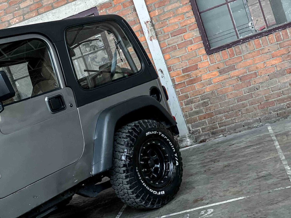 Jeep Wrangler 2.5i Softtop + Hardtop 118pk 1998, N-946-BP