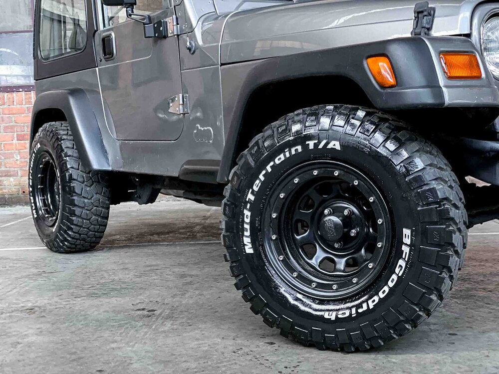 Jeep Wrangler 2.5i Softtop + Hardtop 118pk 1998, N-946-BP