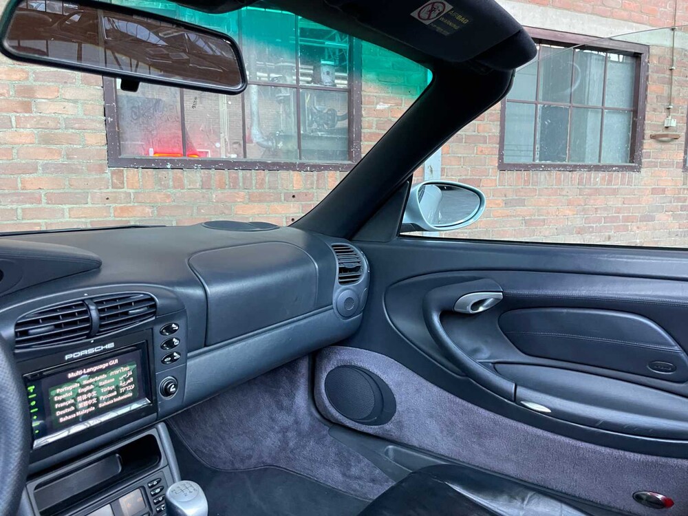 Porsche 911 996 Carrera 4 Cabriolet 3.4 300pk 1999 Youngtimer