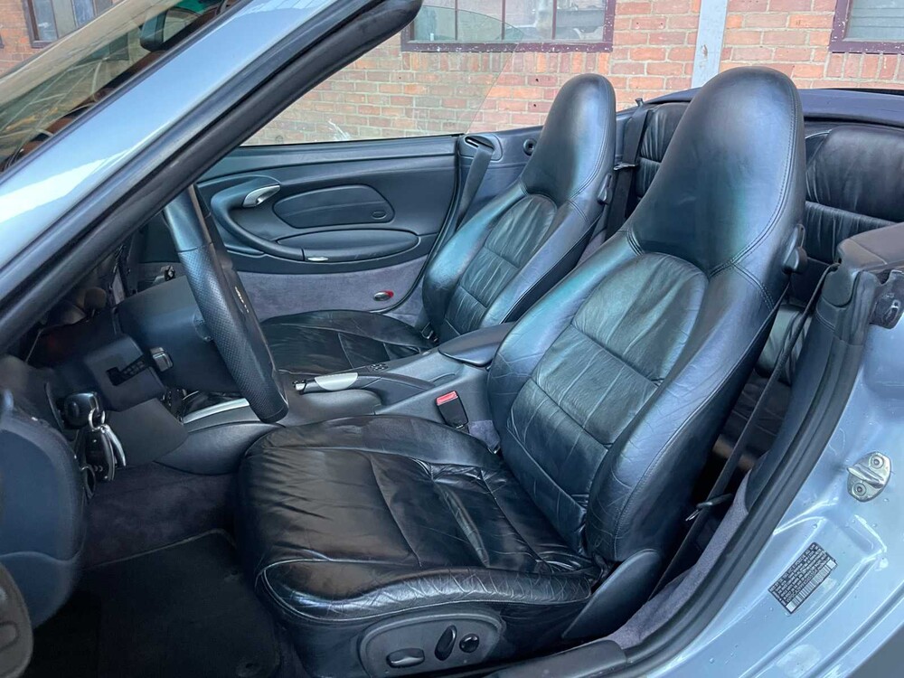 Porsche 911 996 Carrera 4 Cabriolet 3.4 300pk 1999 Youngtimer