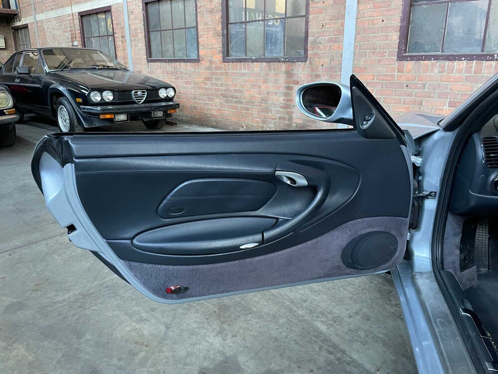 Porsche 911 996 Carrera 4 Cabriolet 3.4 300pk 1999 Youngtimer