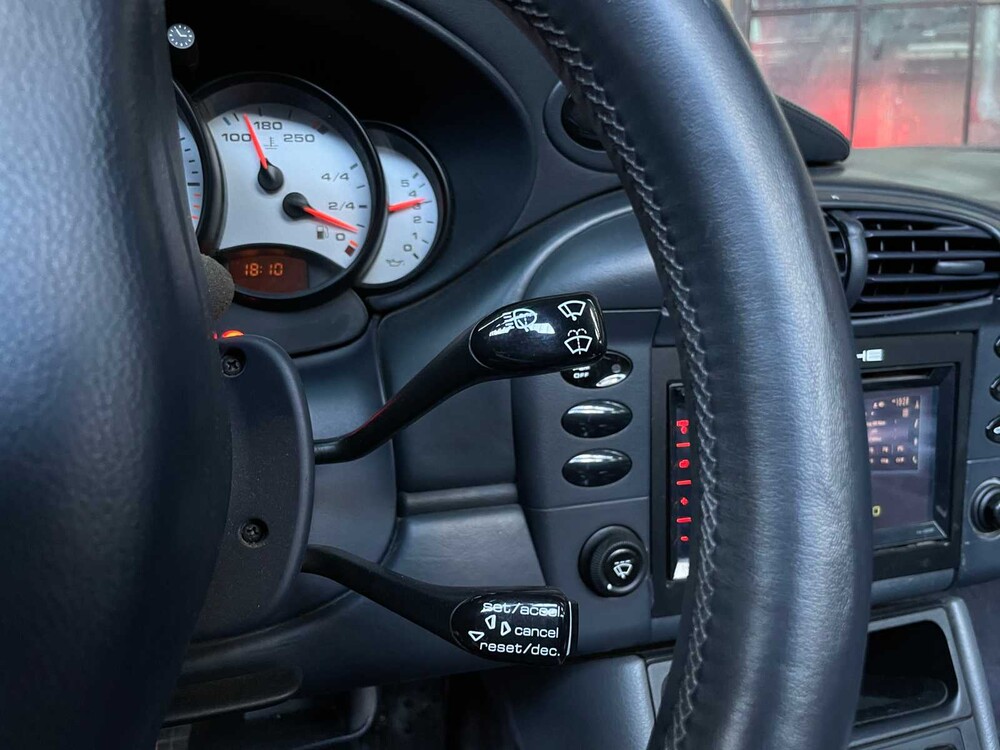 Porsche 911 996 Carrera 4 Cabriolet 3.4 300pk 1999 Youngtimer