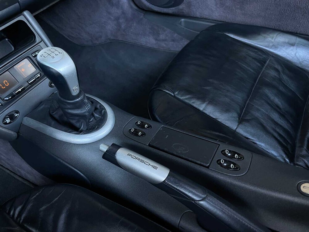 Porsche 911 996 Carrera 4 Cabriolet 3.4 300pk 1999 Youngtimer