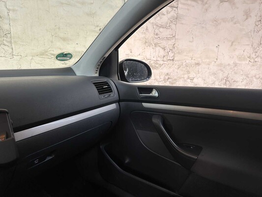 Volkswagen Golf 1.9 TDI Comfl. BlueM 105hp 2008, 70-GVZ-8