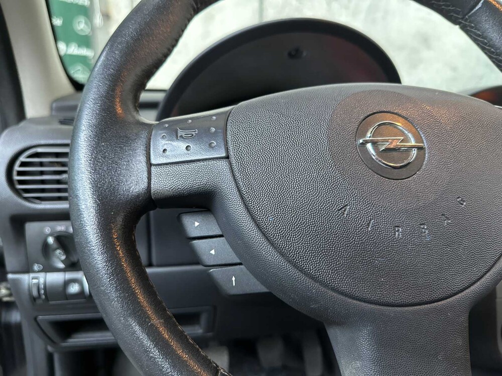 Opel Corsa 1.2-16V Silverline 80pk 2006, 95-SP-BZ