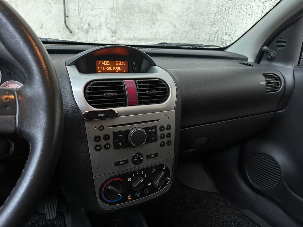 Opel Corsa 1.2-16V Silverline 80pk 2006, 95-SP-BZ