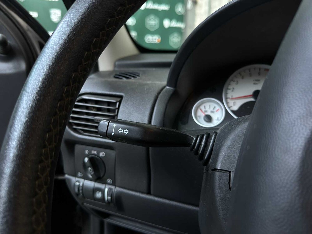 Opel Corsa 1.2-16V Silverline 80pk 2006, 95-SP-BZ