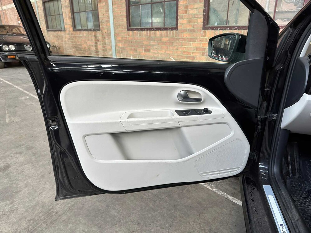 Volkswagen e-Up! 60kw 2015, R-694-XD