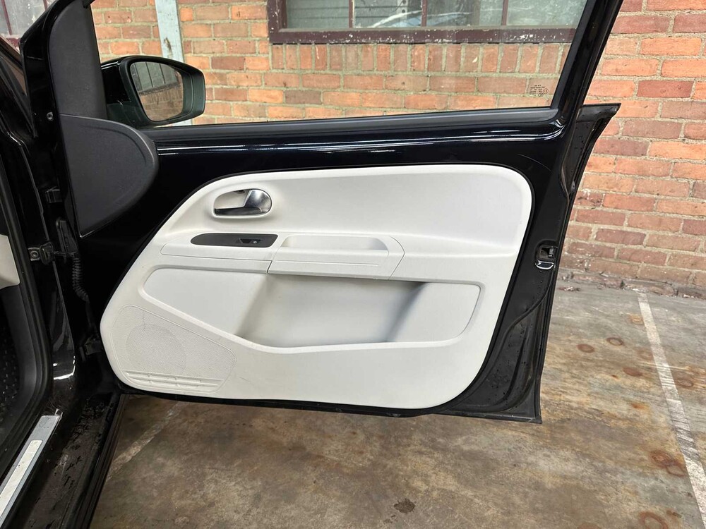 Volkswagen e-Up! 60kw 2015, R-694-XD