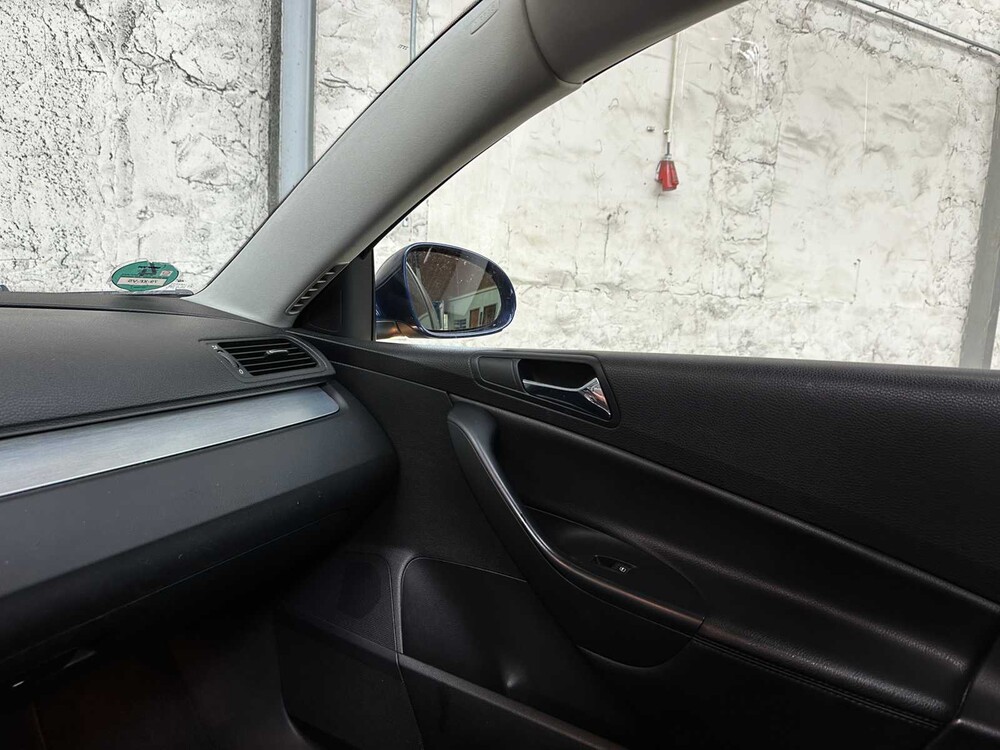 Volkswagen Passat Variant 3.2 V6 Highl. Bns 4M 250pk 2007, 79-XF-VS