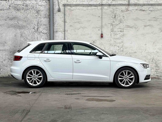 Audi A3 Sportback 1.4 TFSI Ambition Pro Line plus 122hp 2013, 7-KVL-29