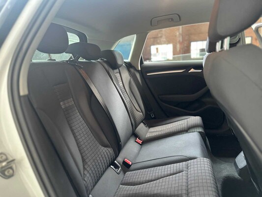 Audi A3 Sportback 1.4 TFSI Ambition Pro Line plus 122hp 2013, 7-KVL-29