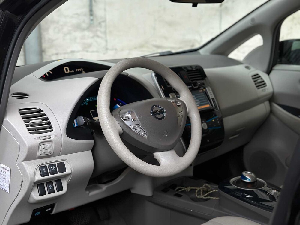 Nissan LEAF Base 24 kWh 2012, 20-ZDD-3