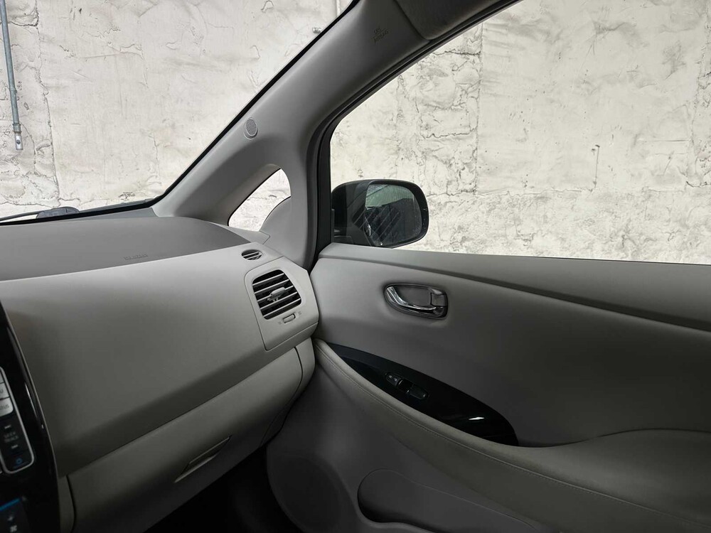 Nissan LEAF Base 24 kWh 2012, 20-ZDD-3