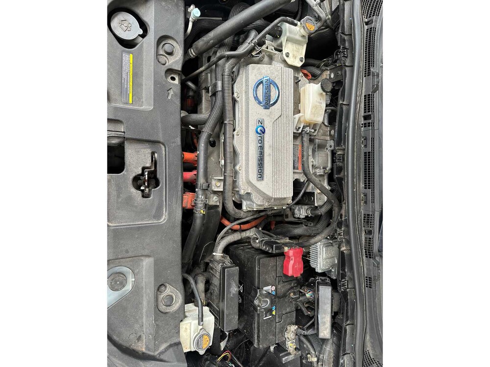 Nissan LEAF Base 24 kWh 2012, 20-ZDD-3